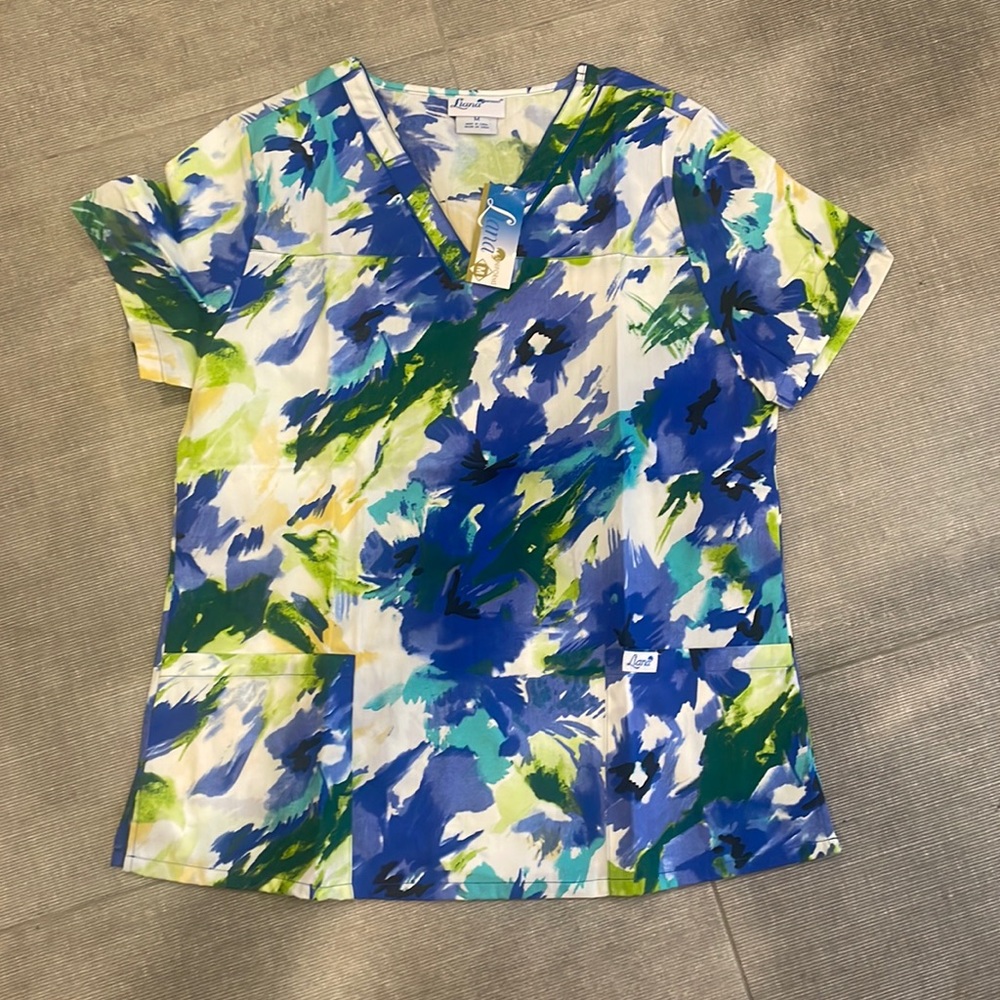Women’s printed scrubs top